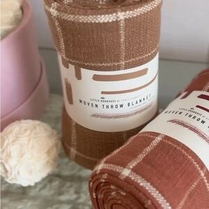 Little Korboose Woven Throw Blanket Taupe NEW